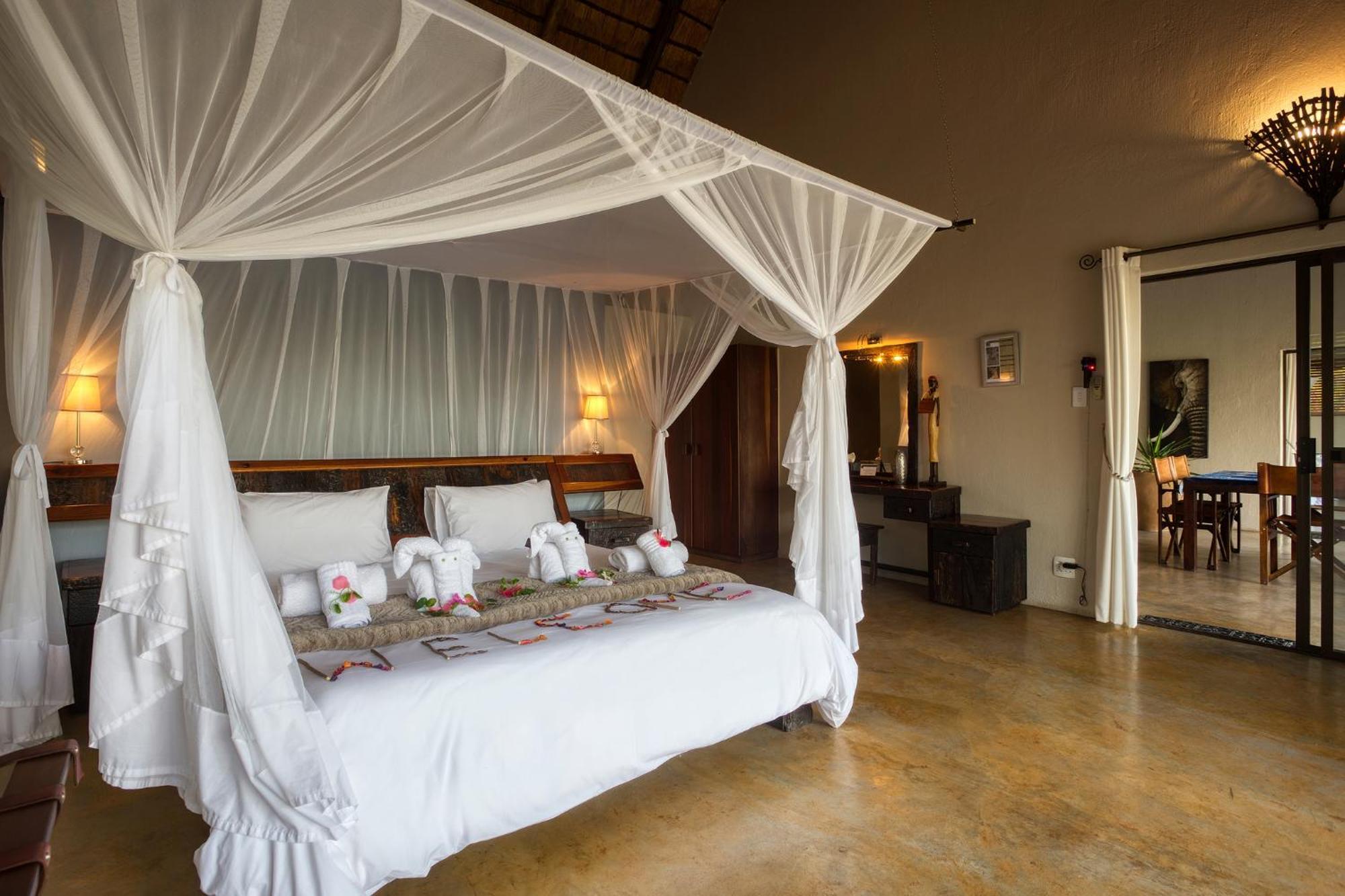 Naledi Lodges Заповедник Балуле Экстерьер фото