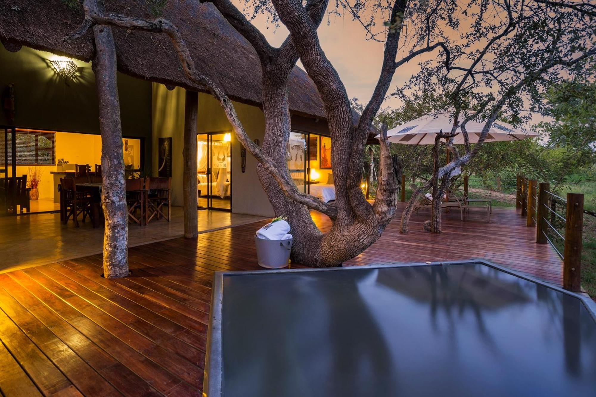 Naledi Lodges Заповедник Балуле Экстерьер фото
