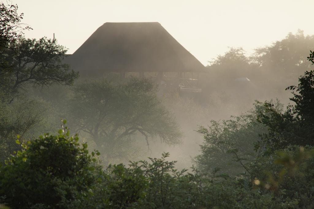 Naledi Lodges Заповедник Балуле Экстерьер фото